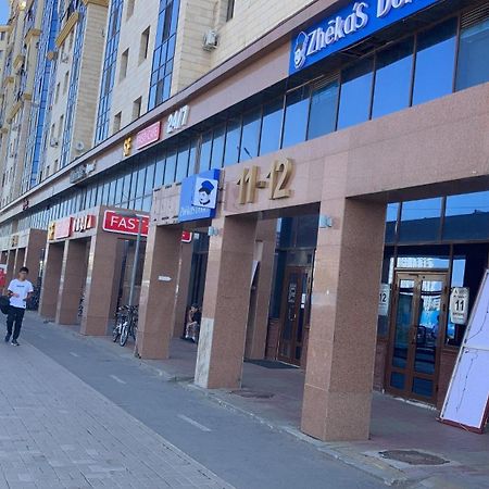 Уютная Квартира С Террасой В Сердце Столицы Apartamento Taldykol Exterior foto