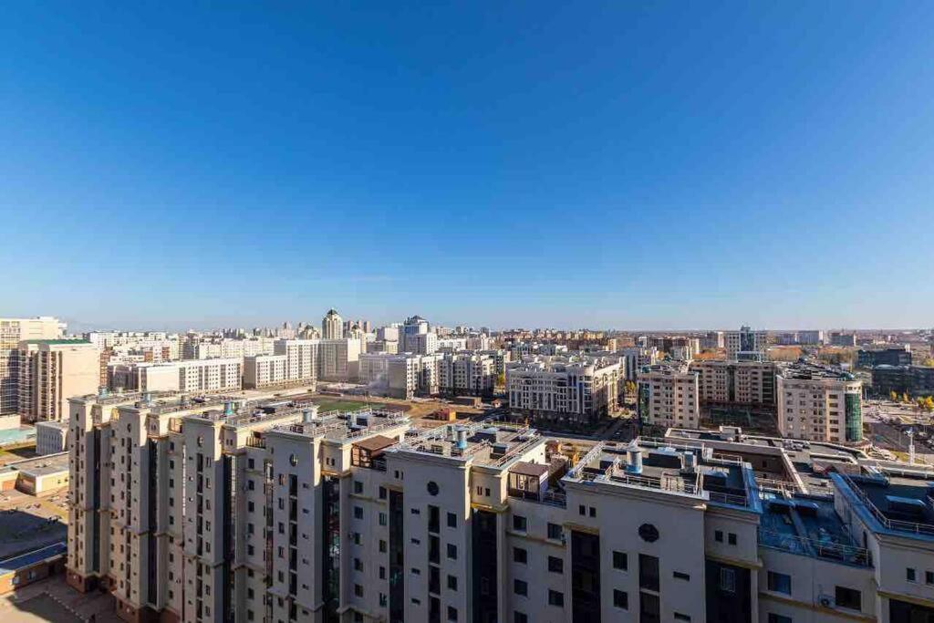 Уютная Квартира С Террасой В Сердце Столицы Apartamento Taldykol Exterior foto