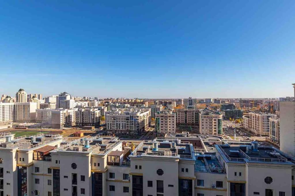 Уютная Квартира С Террасой В Сердце Столицы Apartamento Taldykol Exterior foto