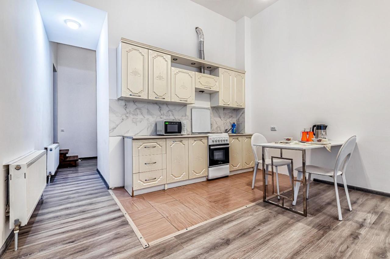 Уютная Квартира С Террасой В Сердце Столицы Apartamento Taldykol Exterior foto