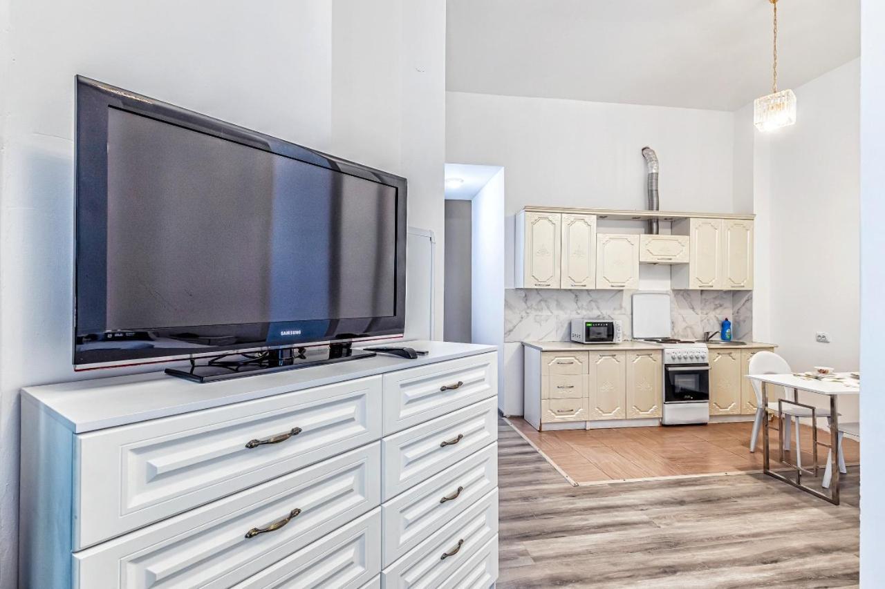Уютная Квартира С Террасой В Сердце Столицы Apartamento Taldykol Exterior foto
