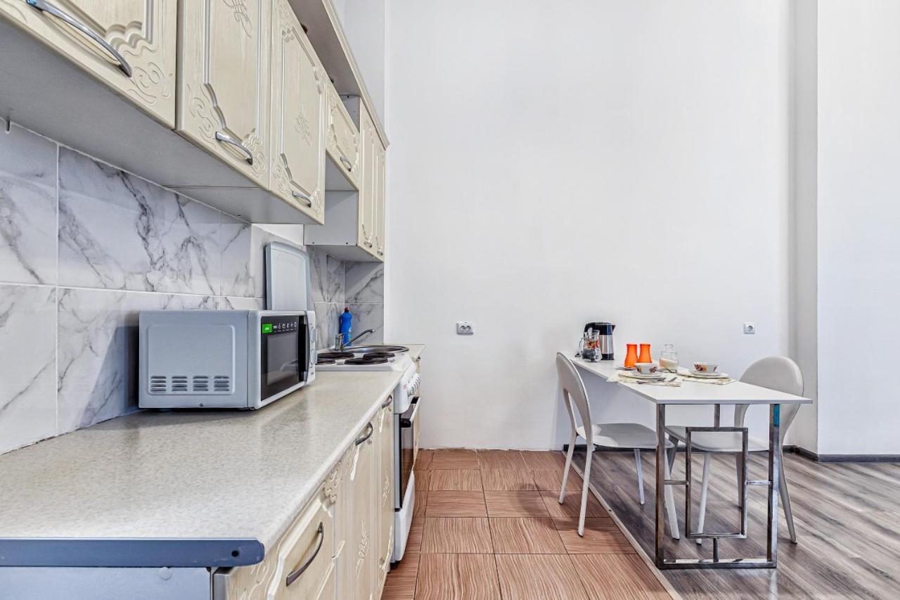 Уютная Квартира С Террасой В Сердце Столицы Apartamento Taldykol Exterior foto